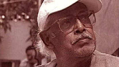 Hrishikesh Mukherjee (Courtesy: <a href="https://twitter.com/babu_gudia/status/617239599551655936/photo/1">Twitter.com</a>)