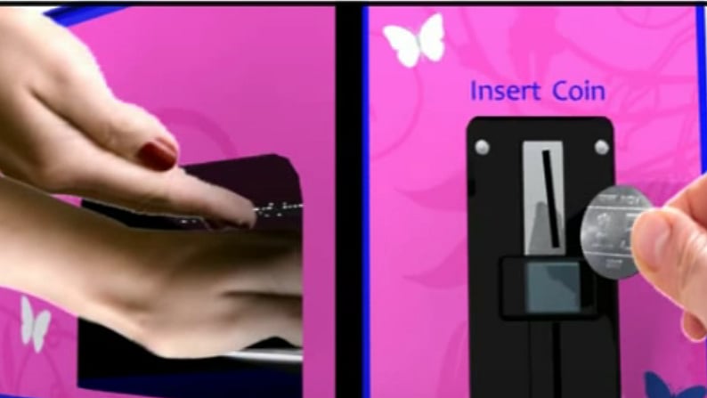 This simple! Insert coin, get your sanitary napkin. (Photo: YouTube/<a href="https://www.youtube.com/watch?v=K1OqUegQGCE">Beam Spark</a>)