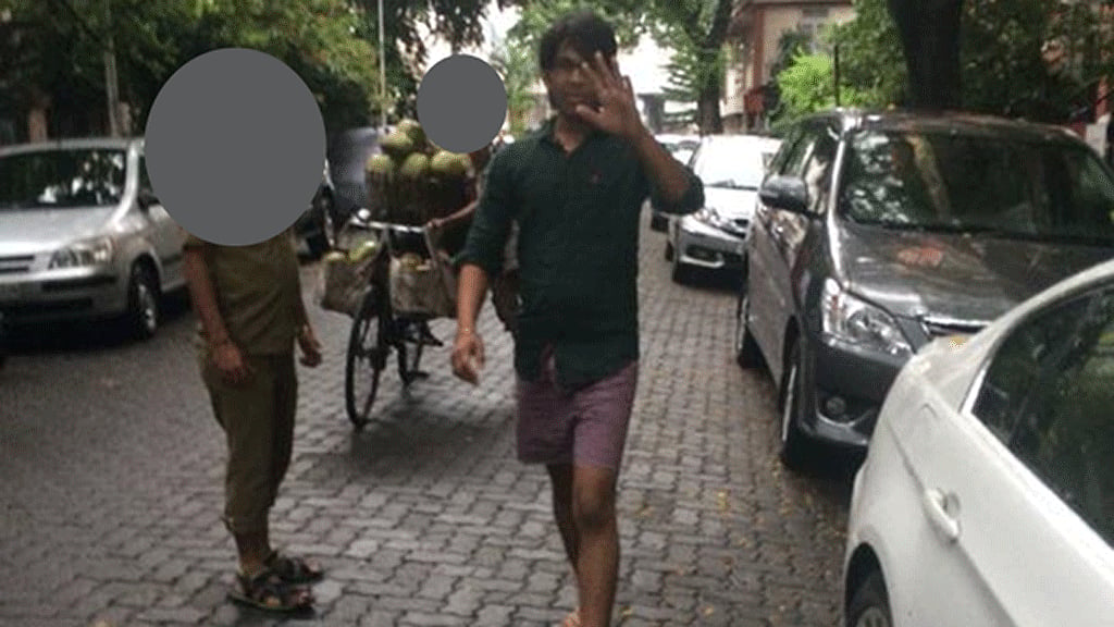 Man masturbates in front of a woman today morning in Mumbai. (Photo: twitter.com/<a href="https://twitter.com/MaryAbdo">@MaryAbdo</a>)