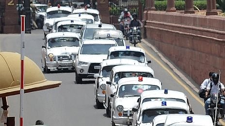 Vehicle beacon lights in India (Photo:<a href="http://www.snipview.com/q/Vehicle%20beacon%20lights%20in%20India"> snipview.com</a>)