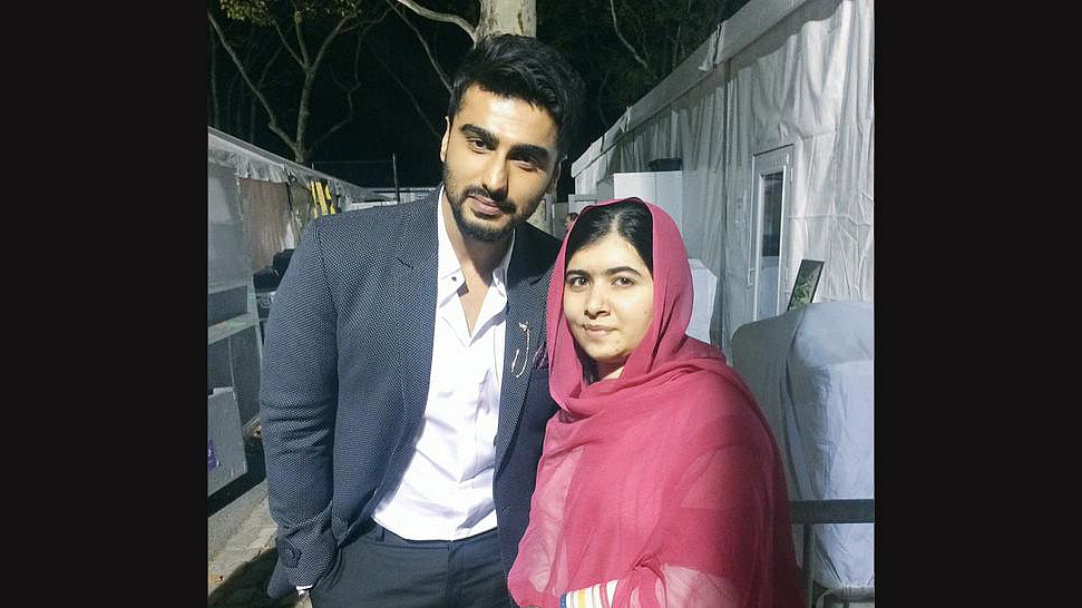 Arjun requested Malala for a picture. (Photo: <a href="https://twitter.com/arjunk26/status/648578892471619584">Twitter</a>)