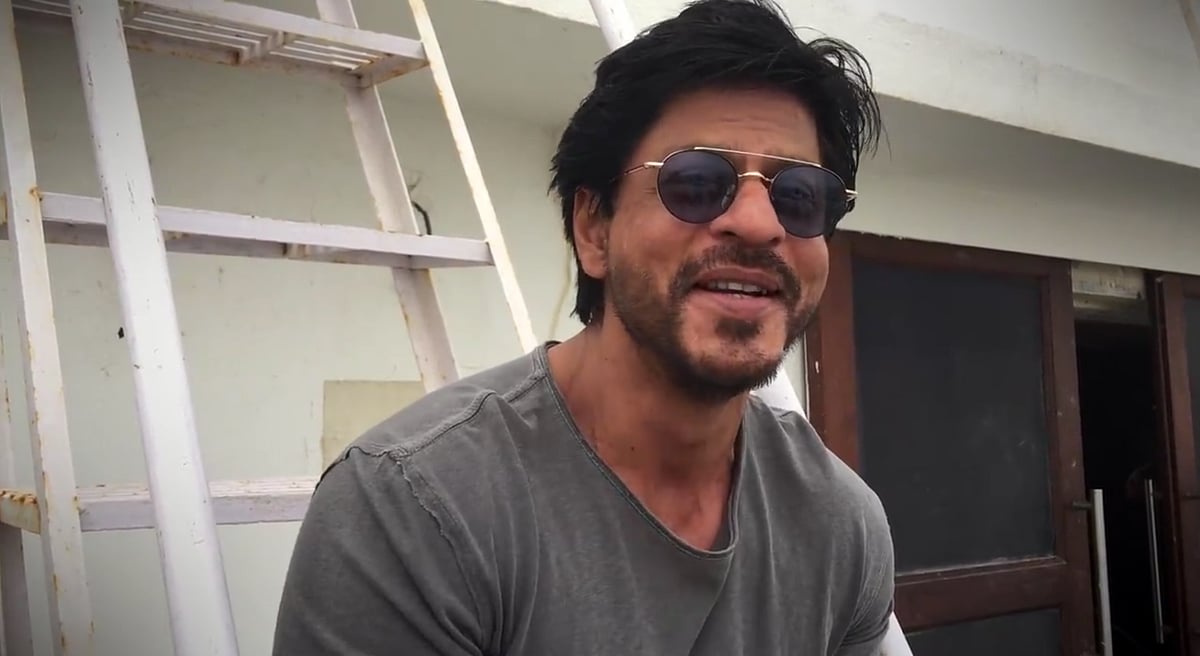 <div class="paragraphs"><p>Shah Rukh Khan</p></div>