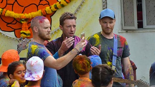 A file photo of Coldplay while shooting for #HFTW in Mumbai ( Photo: Twitter/<a href="https://twitter.com/TBReporter/status/641916959777517568">@TBReporter</a>)