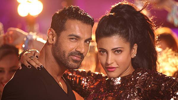John Abraham and Shruti Haasan in <i>Welcome Back</i>