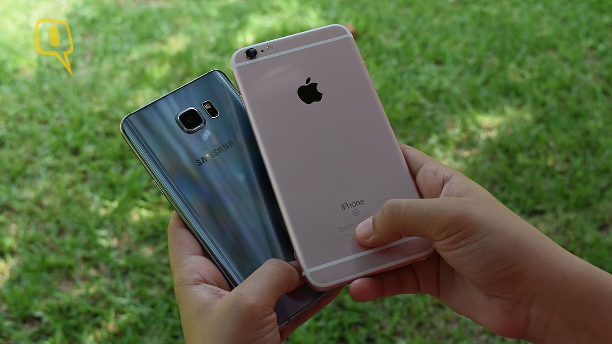 (Left) Samsung Galaxy Note 5 and (right) Apple iPhone 6s Plus. Image used for representational purposes.