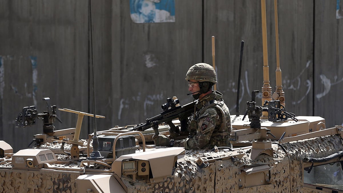 A British soldier  at the site of an attack  in downtown of Kabul, Afghanistan, Sunday, Oct 11, 2015. (Photo: AP)