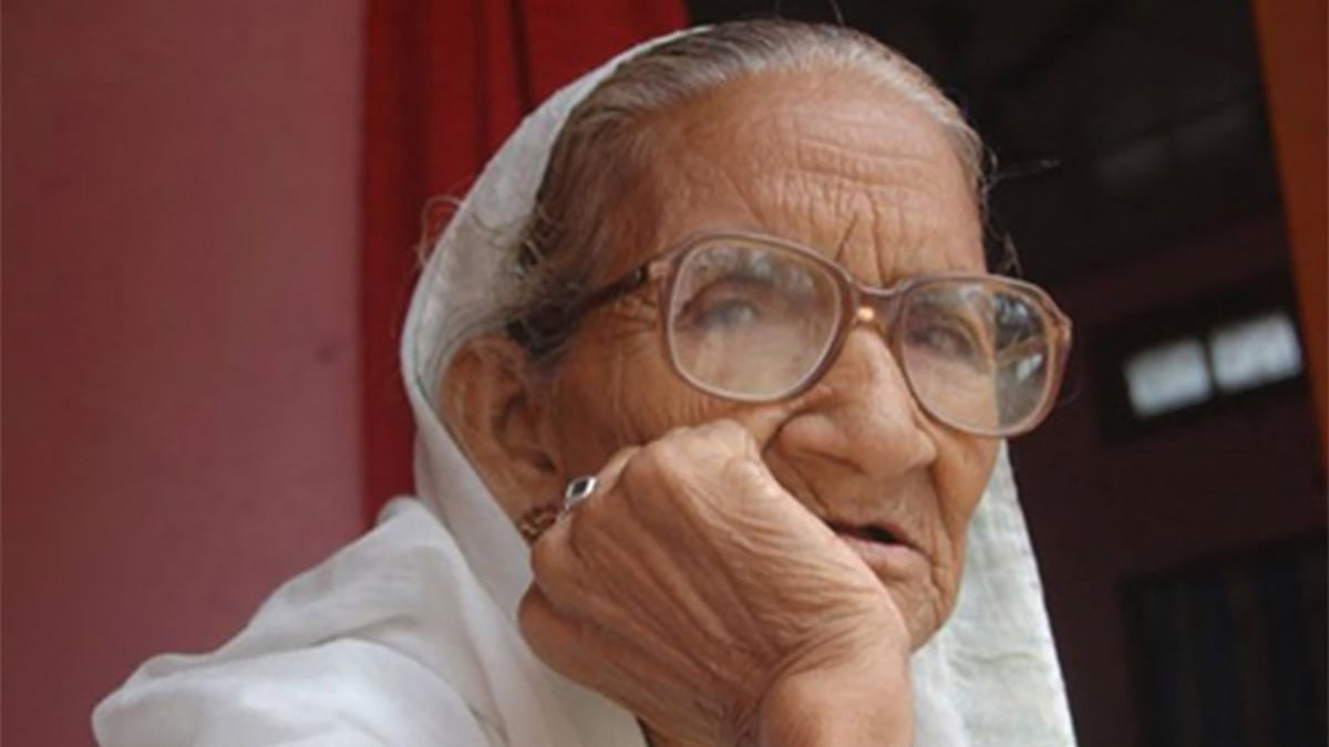 Miliki Baruah, mother of ULFA Commander-in-Chief Paresh Baruah, died in Assam today. (Photo Courtesy: <a href="http://goassam.com/6748/funds-from-govt-be-given-to-the-needy-flood-hit-miliki-baruah">GoAssam</a>)