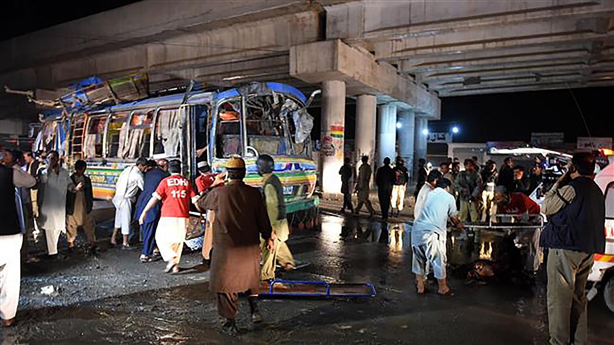 Suicide attack at a Shia shrine in Balochistan killed 12 people a day ago. (Photo: <a href="https://twitter.com/PressTV/status/657327692883304449">Twitter</a>)