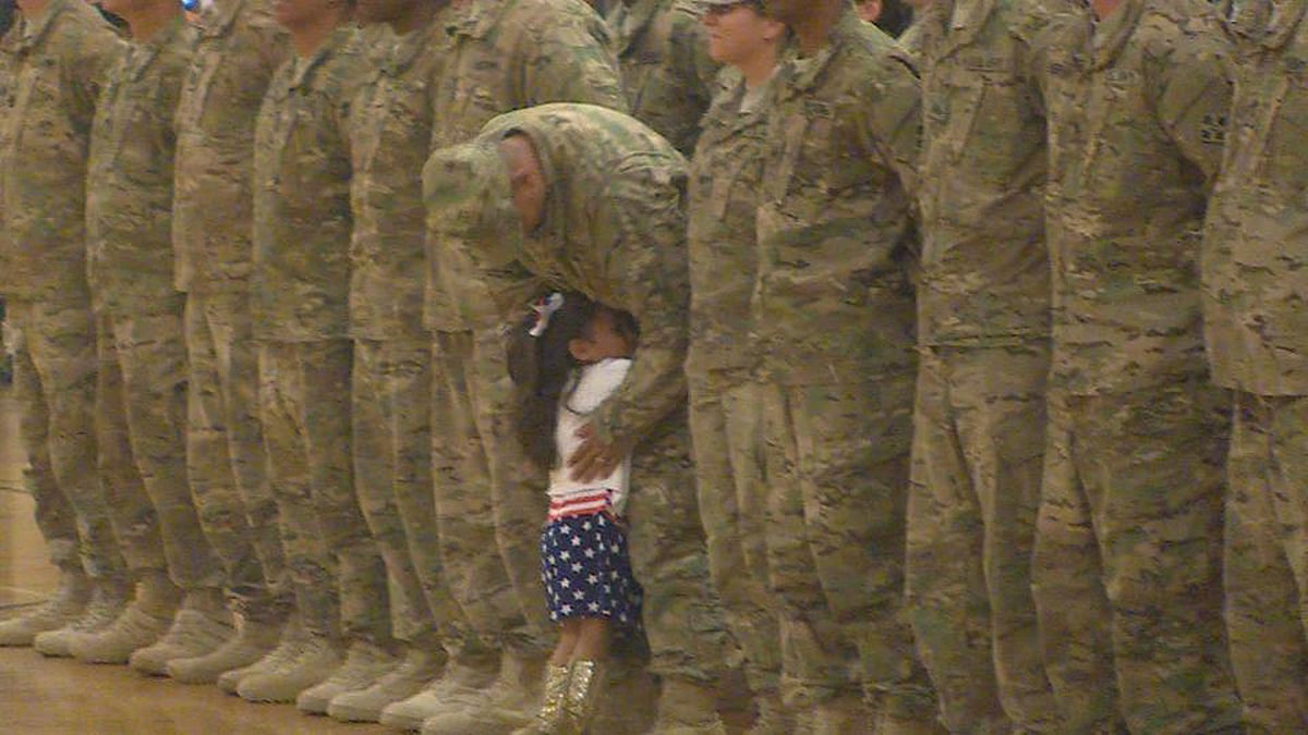 Couldn’t wait to meet daddy. (Photo: <a href="http://www.kktv.com/home/headlines/homecoming-331034542.html">KKTV11</a>)