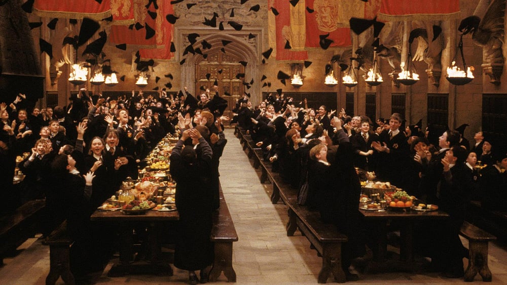 The gastronomic splendour that is the annual Hogwarts feast (Photo: Facebook/<a href="https://www.facebook.com/harrypottermovie/photos/a.10150782952579313.423772.156794164312/10150782955544313/?type=3&theater">Harry Potter</a>)