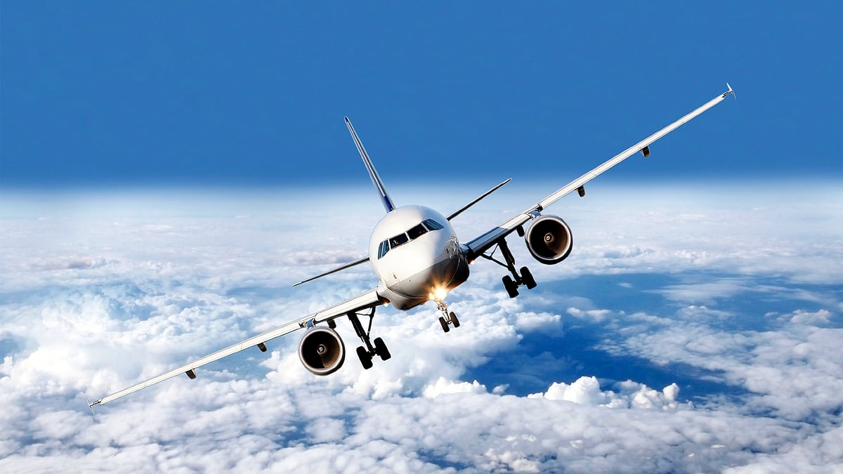 Flying during turbulence can be scary. But it is natural and the pilots are well prepared. (Photo: iStockphoto)