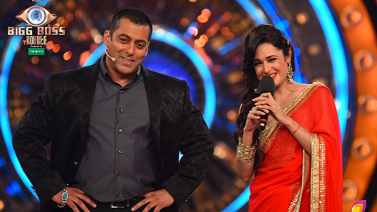 Salman Khan with Yuvika Chaudhary on <i>Bigg Boss 9 </i>(Photo courtesy: Colors TV)