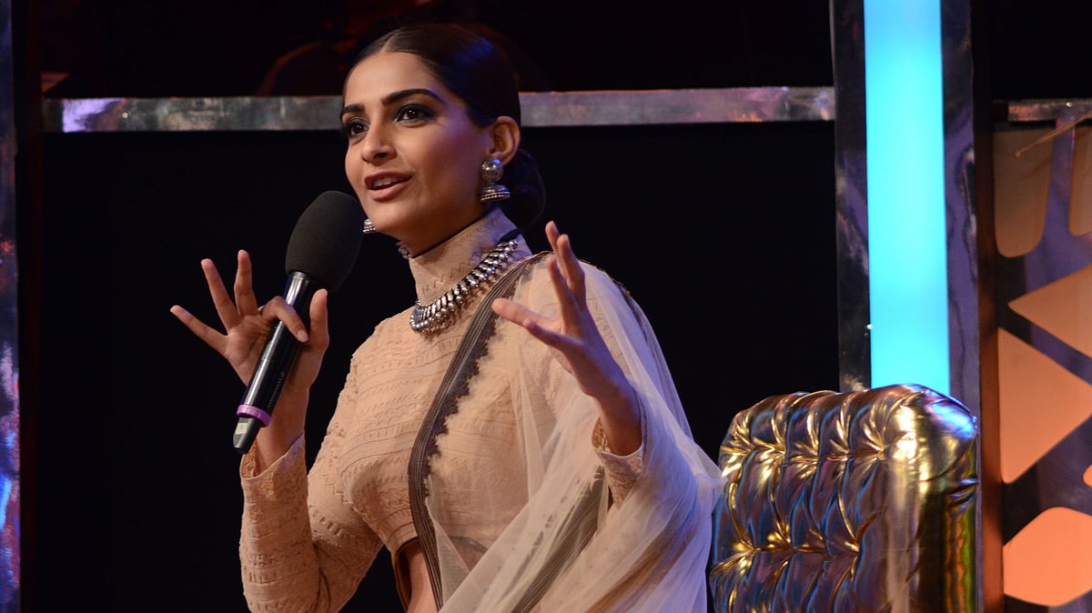 Sonam Kapoor talking to the inmates of <i>Bogg Boss Nau</i>