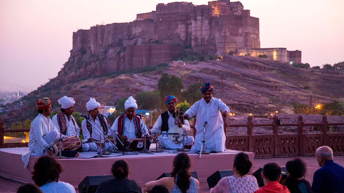 This picture speaks volumes about the gorgeous aesthetics of the fort. Seen here: RIFF Dusk at Jodhpur RIFF 2015. (Photo Courtesy: Oijo/Jodhpur RIFF)