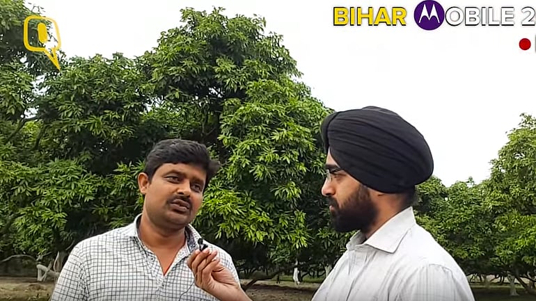 <b>The Quint</b> speaks to Lychee farmers in Muzaffarpur. (Photo: <b>The Quint</b>)