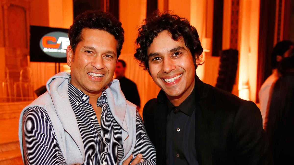 Cricket legend Sachin Tendulkar, left, and actor Kunal Nayyar, right, pose together during the Cricket All-Stars Cocktail Reception. (Photo: AP)