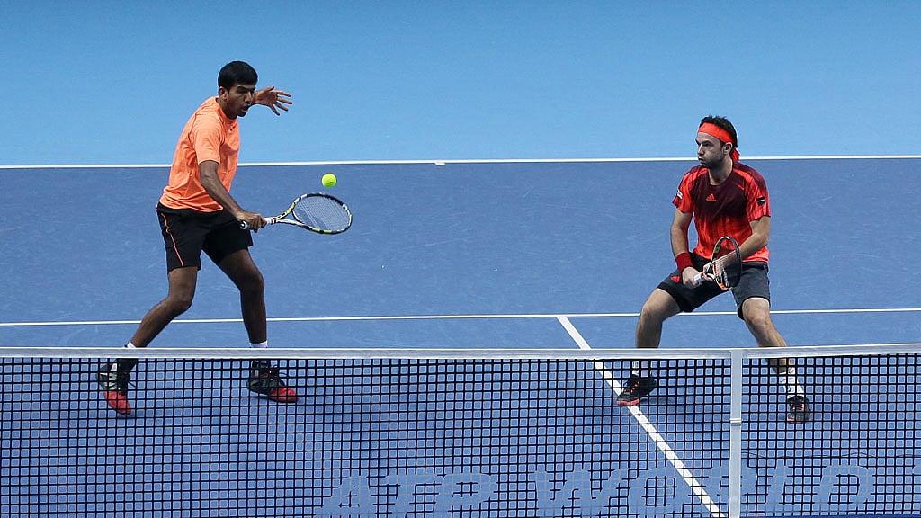 Rohan Bopanna and Florin Mergea in action during the semi-finals of the ATP World Tour Finals. (Photo: AP)