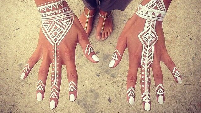 White henna is all the rage. (Photo:<a href="https://www.tumblr.com/search/white+henna#"> Tumblr</a>)