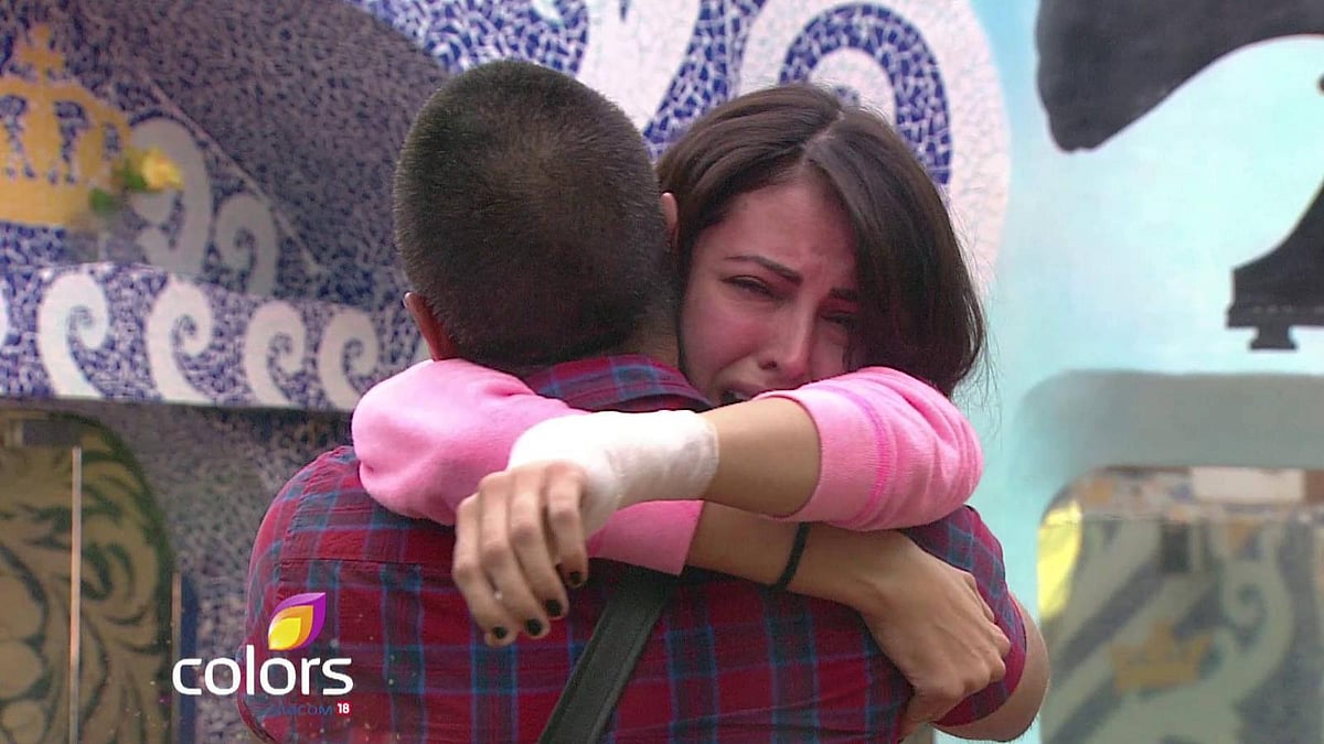 Mandana can’t stop crying as she hugs Aman Verma before leaving the house