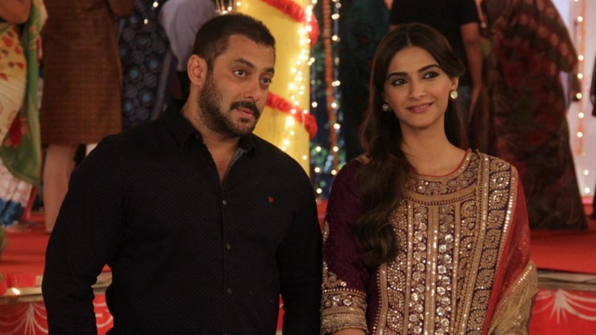Salman Khan (L) and Sonam Kapoor (R). (Photo: Twitter/@ColorsTV)