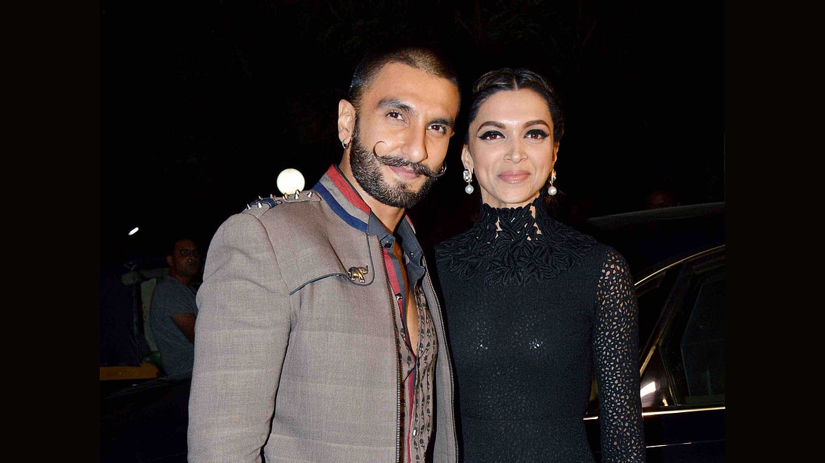 <div class="paragraphs"><p>Ranveer Singh, Deepika Padukone Heighten Security After Extortion Threat</p></div>