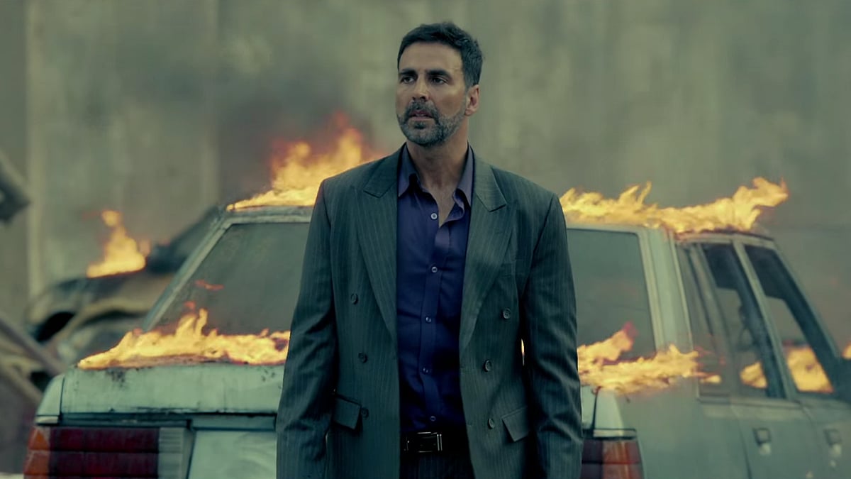 Akshay Kumar in a scene from the <i>Airlift</i> trailer (Photo: YouTube/T-Series)
