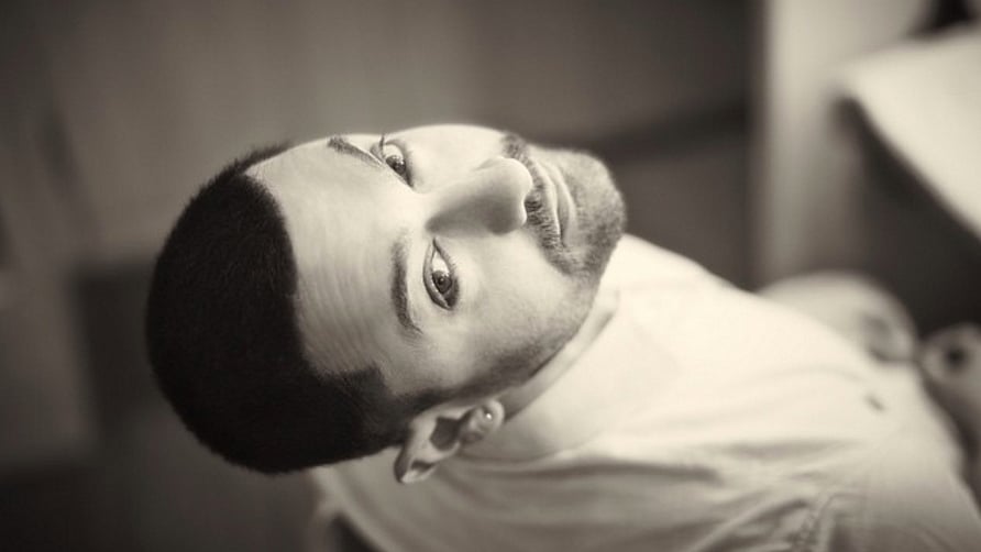 Aamir Khan poses for photographer Avinash Gowariker (Photo: <a href="https://instagram.com/p/0MrTvsSGoH/?taken-by=avigowariker">Instagram/@avigowariker</a>)