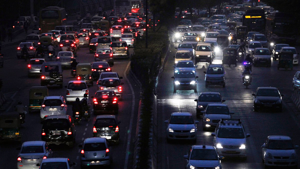 Heavy traffic moves along a busy road during the evening in New Delhi. (File photo: Reuters)