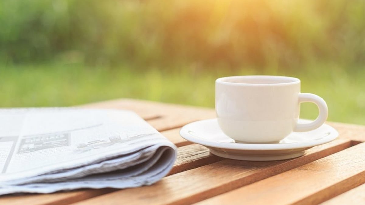 Nothing like  a cup of coffee and your Sunday morning reads. (Photo: iStock)