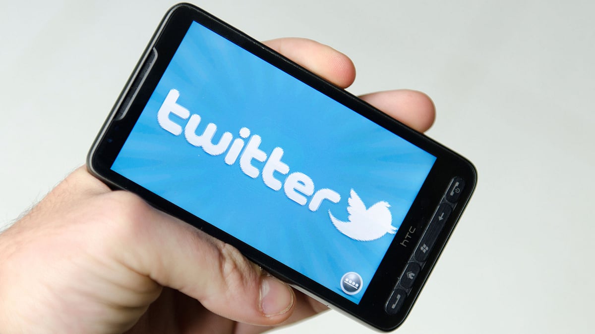 Twitter will partner with Lookup for mobile bill payments. (Photo: iStock)