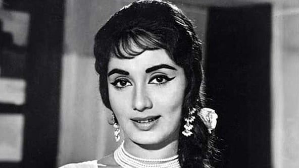 Late actress Sadhana. (Photo Courtesy: <a href="https://twitter.com/filmfare/status/680315388656267264">Twitter.com/@Filmfare</a>)