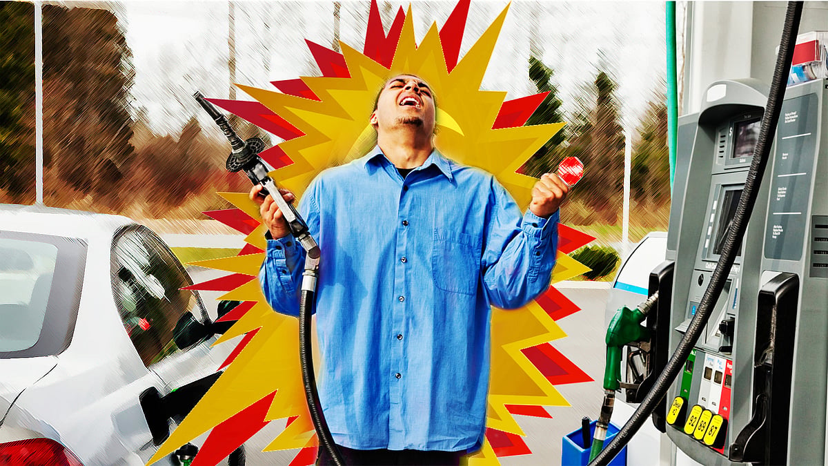 Being a diesel car owner in Delhi can be stressful nowadays. (Photo: iStockphoto/Altered by <b>The Quint</b>)