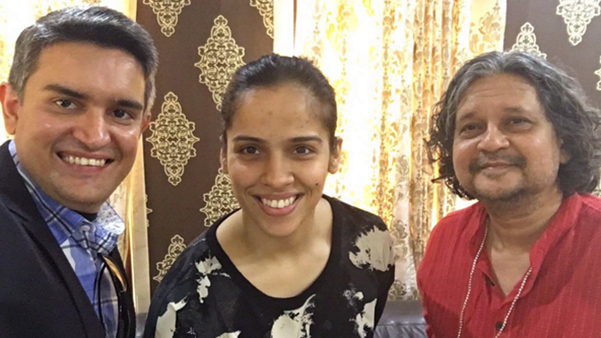 Saina Nehwal takes a selfie with producer Sujay Jairaj and filmmaker Amol Gupte (Photo courtesy: Twitter/@NSaina)