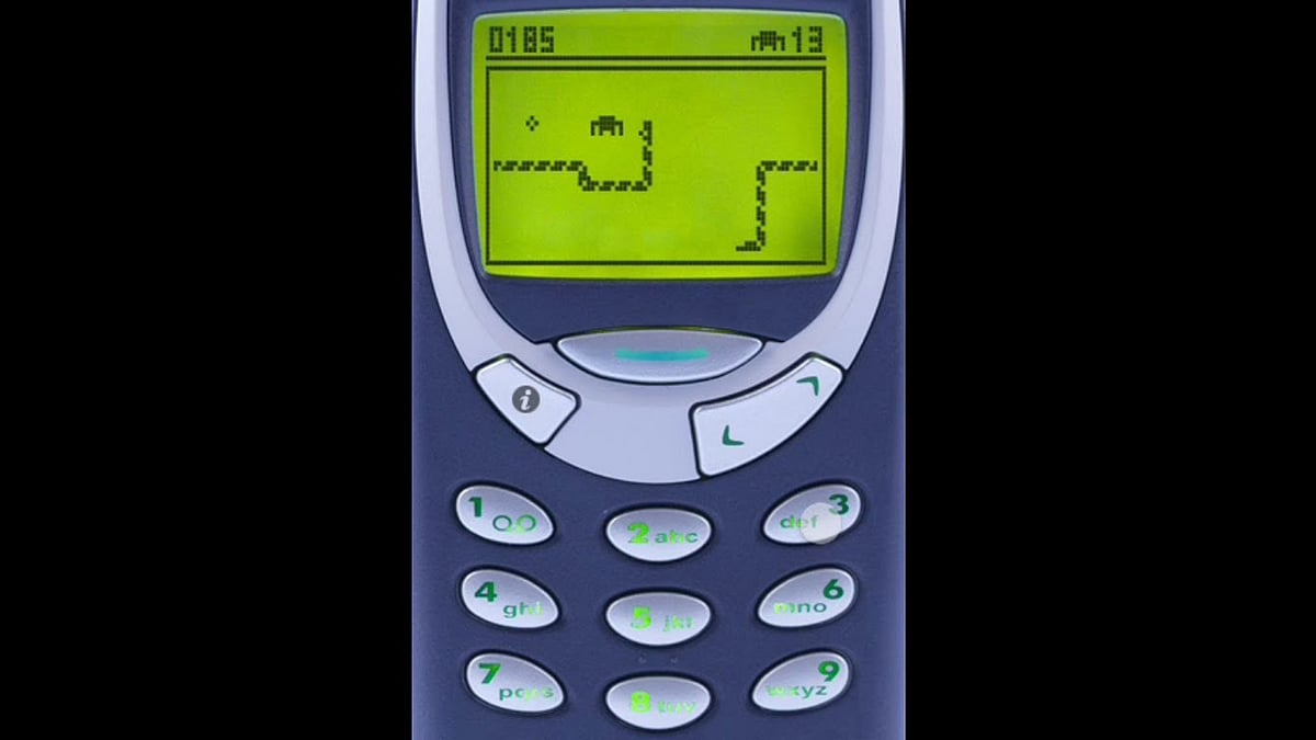 Snake on the Nokia 3310. (Photo: <a href="https://www.youtube.com/channel/UCBYUOrQv-tkm4I5yxzH2E4g">YouTube</a> screengrab)