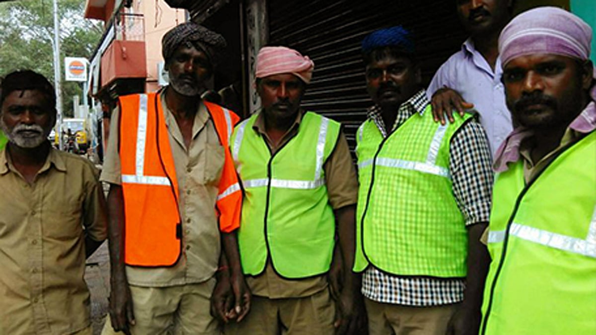 Sanitation workers deployed in several parts of the city. (Photo: TNM)