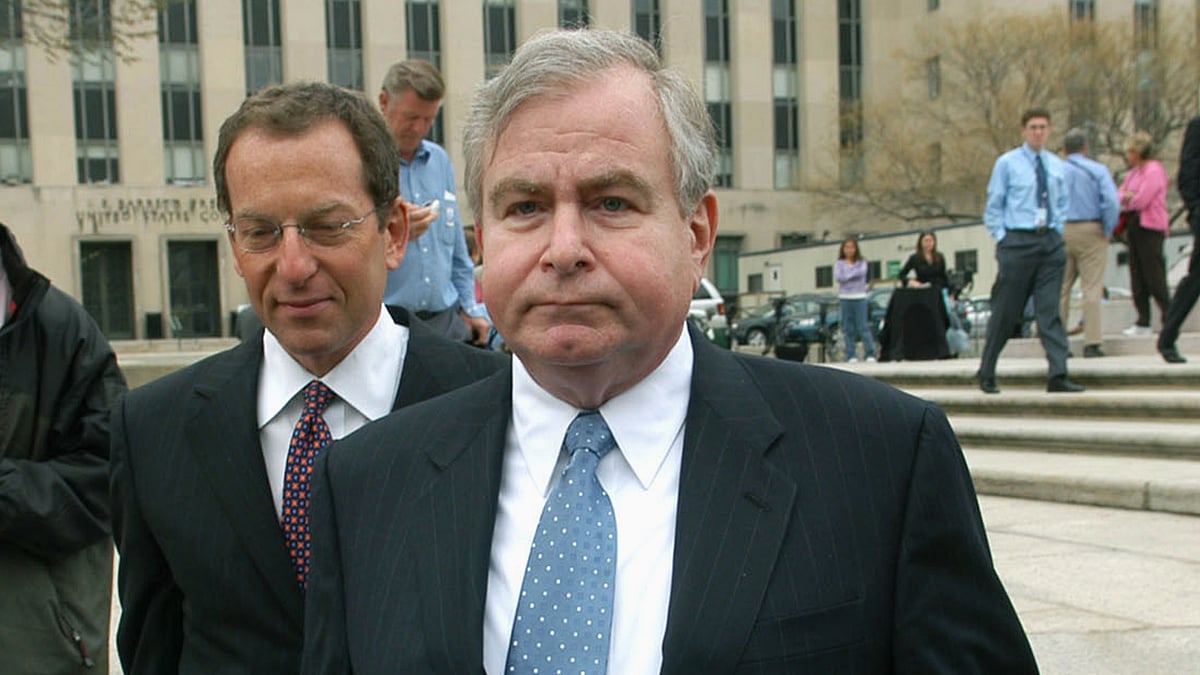 Sandy Berger, who was President Clinton’s top national security aide, leaves the U.S. District Court House in Washington, April 1,2005. (Photo: AP)
