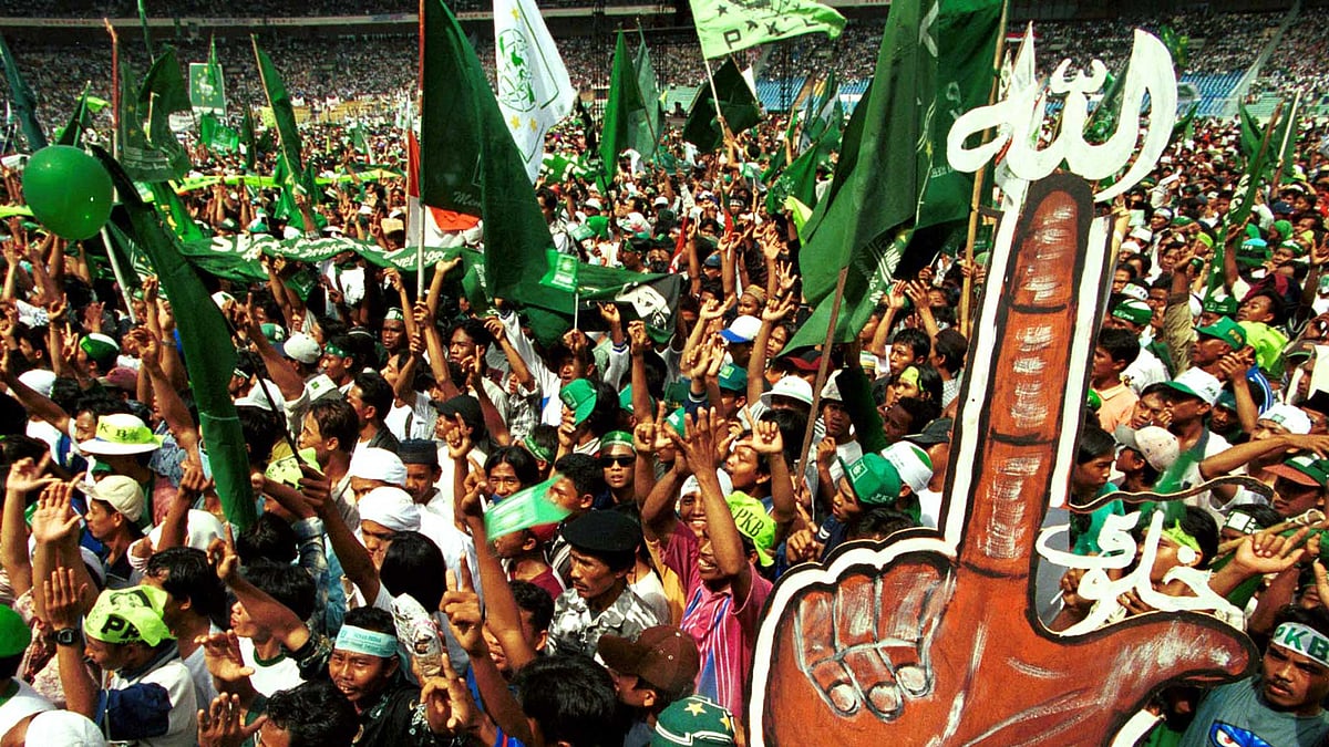About 100,000 supporters of Nahdlatul Ulama (NU) in Jakarta. NU has started showing propaganda films against ISIS. (Photo: Reuters)