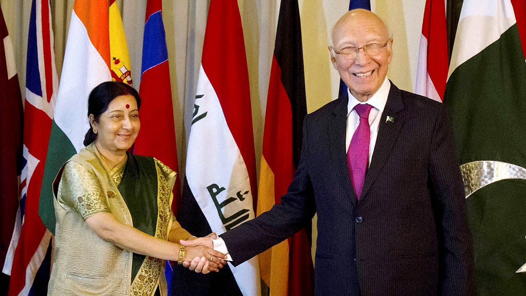 External Affairs Minister Sushma Swaraj met with Pakistan’s Foreign Affairs Adviser Sartaj Aziz before a meeting in Islamabad on Wednesday. (Photo: PTI)