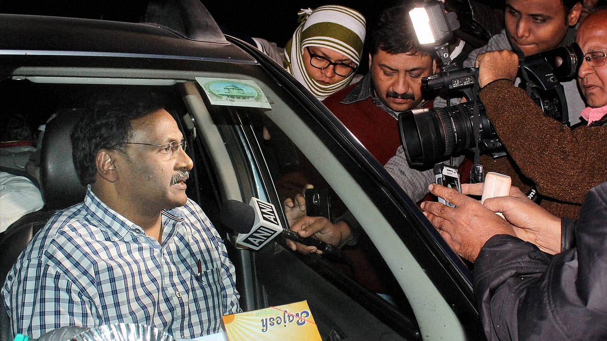 Delhi University Professor GN Saibaba arrives at Nagpur Central Jail, after Bombay High Court refused to extend his bail. (Photo:PTI)