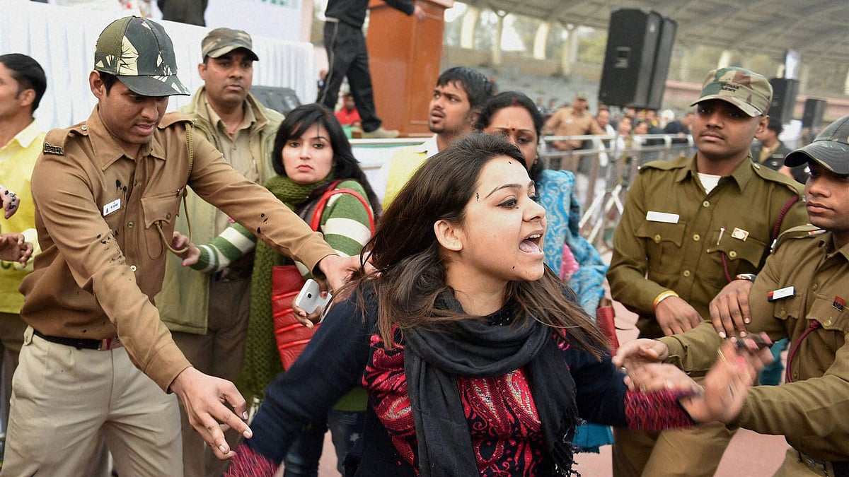 Alleging a “CNG scam” in the AAP government, Bhawna Arora threw ink at Delhi Chief Minister Arvind Kejriwal on Sunday at a public gathering. (Photo: PTI)