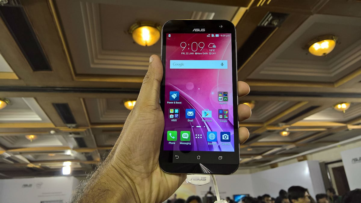 Asus ZenFone Zoom. (Photo: <b>The Quint</b>)