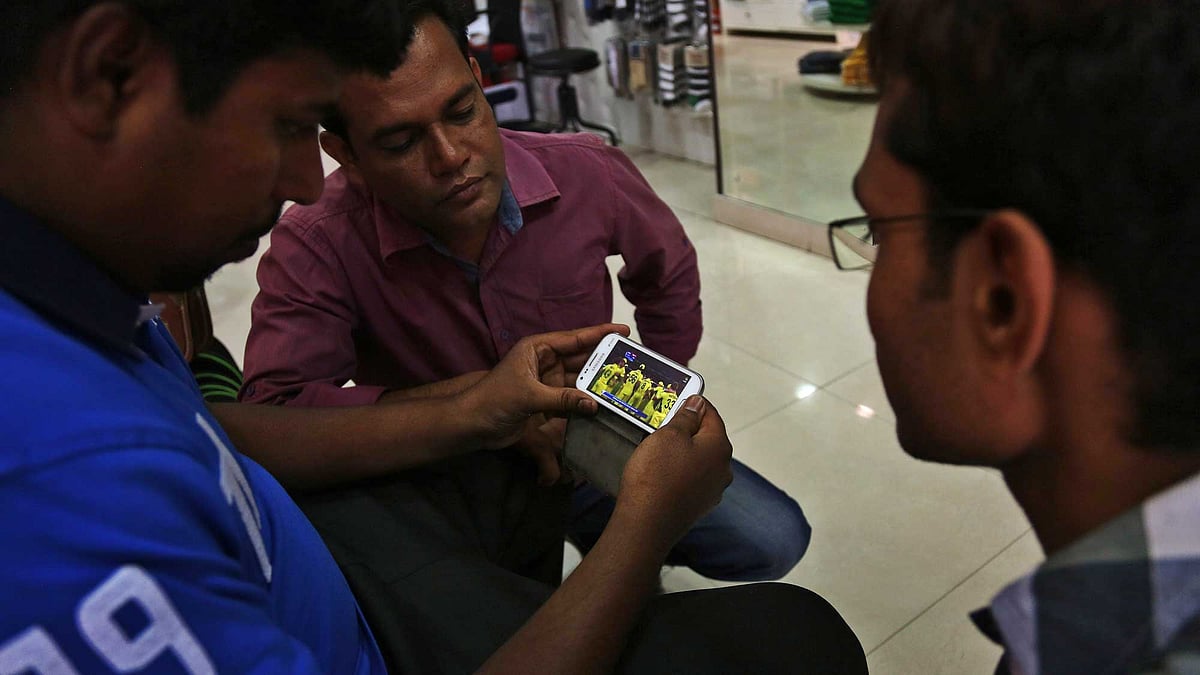 Apps seek permissions and users are caught unaware on their smartphones. (Courtesy: AP)