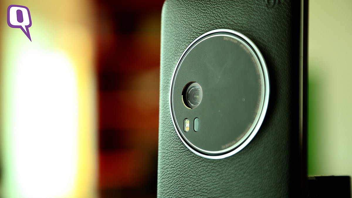 Asus ZenFone Zoom. (Photo: <b>The Quint</b>)