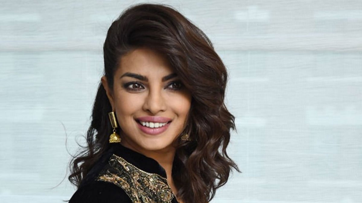 Priyanka Chopra will be awarded the Padma Shri (Photo courtesy: Twitter/ellemagazine)