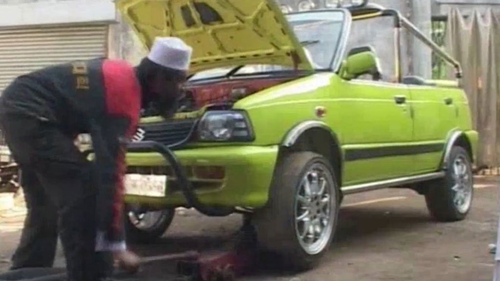 Raees Mohammad Makrani, a mechanic, who has built a car that runs on water. (Photo: AP screengrab)