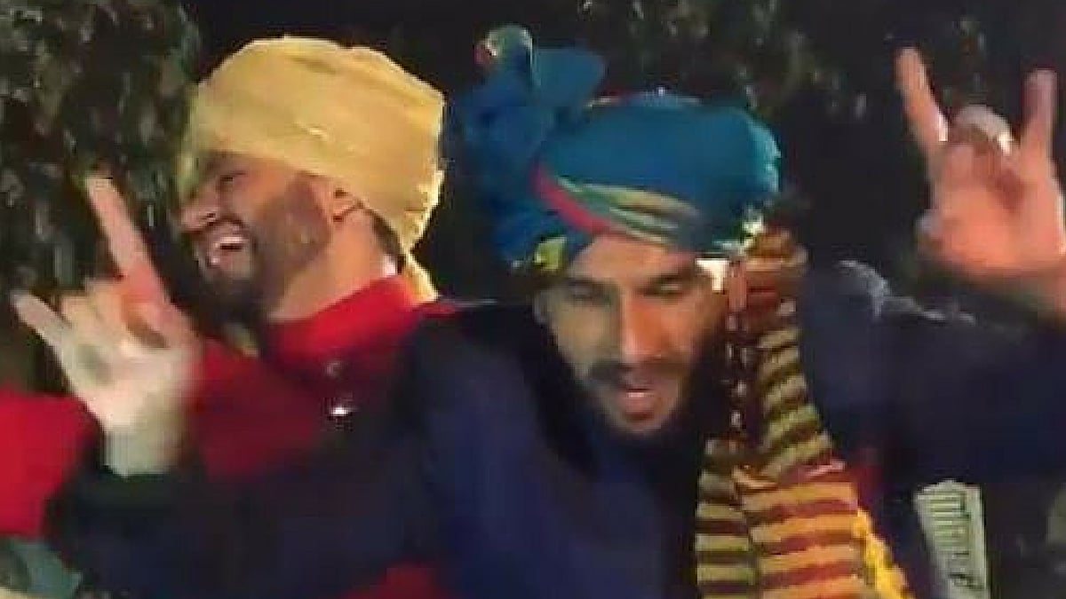 Ranveer dances to&nbsp;<i>Ainvayi Ainvayi from Band Baja Barat,&nbsp;</i>at a friend’s wedding (Photo: Twitter/@RanveerPlanet)