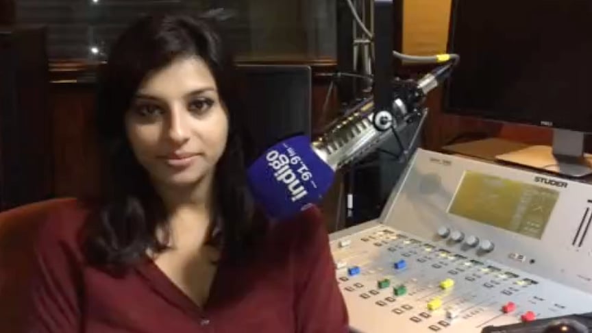 This International Radio Day, here’s a sneak peak into your favourite RJ Shagufta’s quirky side. (Photo: <b>The Quint</b>)