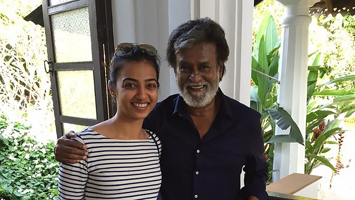 Radhika Apte with Rajinikanth. (Photo Courtesy: <a href="https://twitter.com/radhika_apte/status/673223157675892736">Twitter/@RadhikaApte</a>)