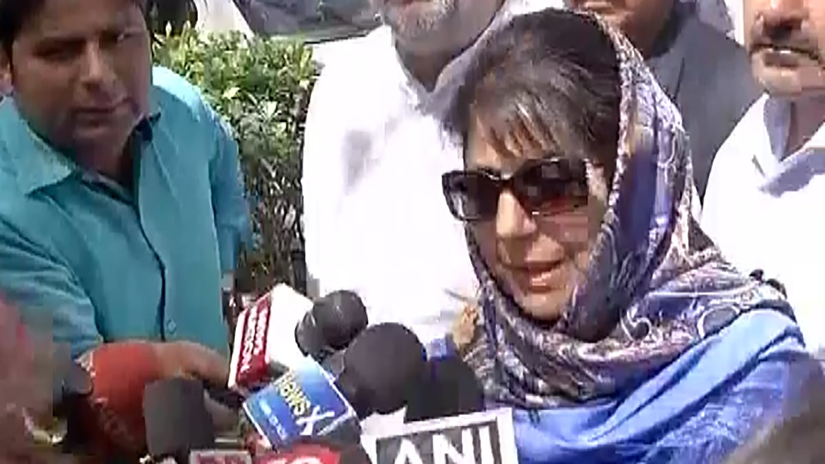 Mehbooba Mufti talking to media outside Modi’s 7RCR residence. (Photo: ANI)