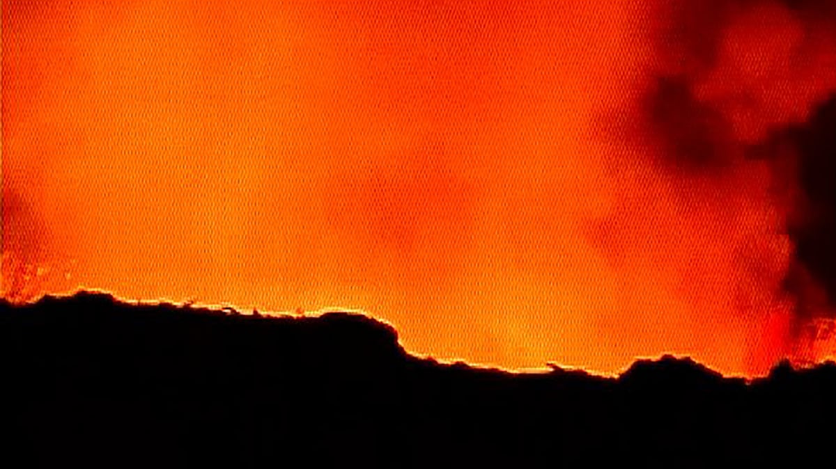 Fire at Deonar dumping ground. (Photo: ANI)